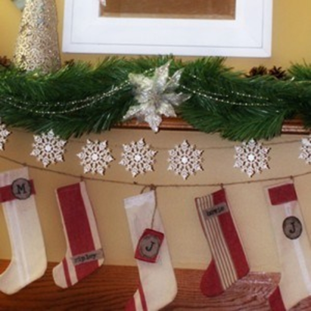10 BEST FESTIVE EASY DIY CHRISTMAS STOCKINGS - picture 10