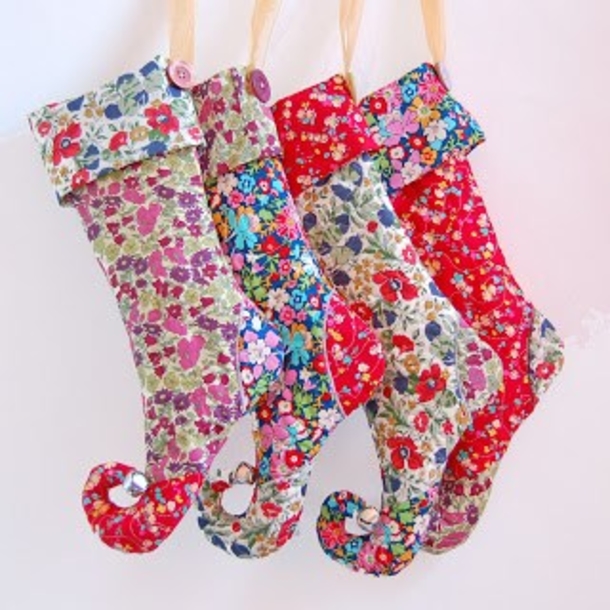 10 BEST FESTIVE EASY DIY CHRISTMAS STOCKINGS - picture 12