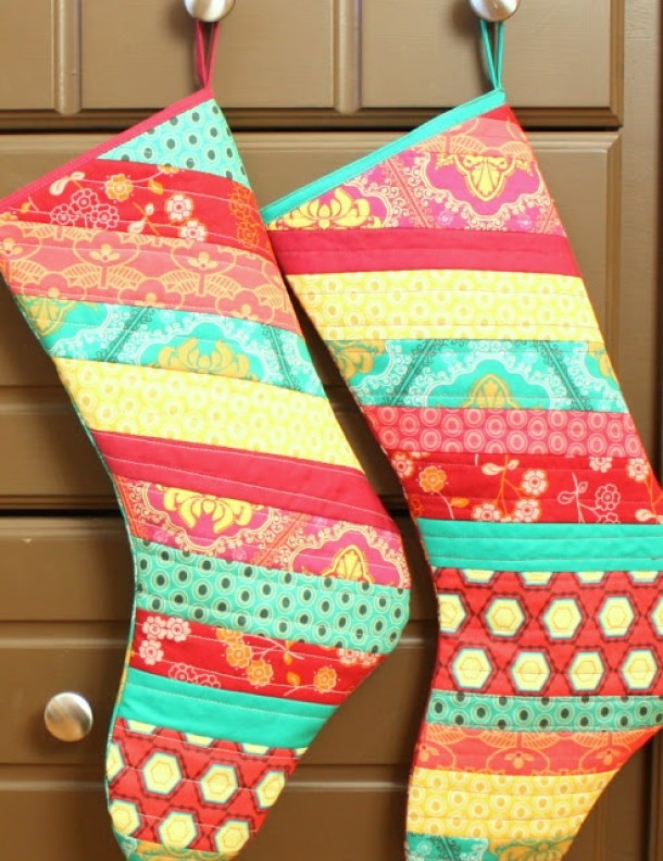 10 BEST FESTIVE EASY DIY CHRISTMAS STOCKINGS - picture 4