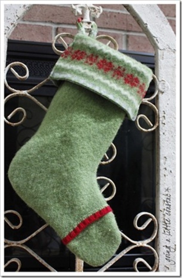 10 BEST FESTIVE EASY DIY CHRISTMAS STOCKINGS - picture 5