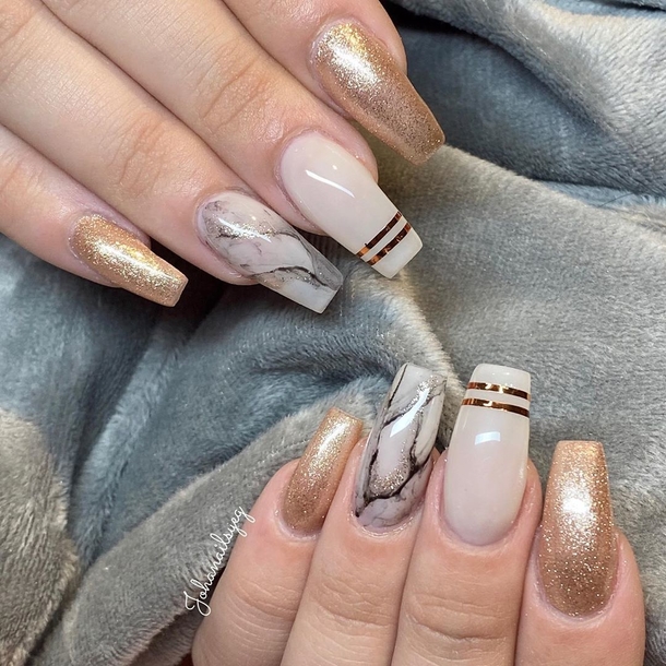 10 Best White Coffin Nail Designs For 2023 - picture 10