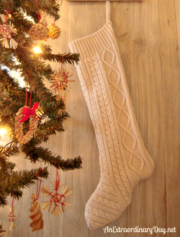 10 Cheap Handmade Christmas Stockings Anyone Can Craft - picture 9