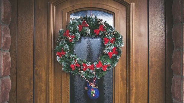 10 Christmas Holiday Wreaths For Your Home - picture 6