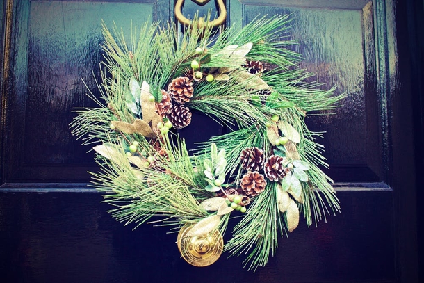 10 Christmas Holiday Wreaths For Your Home - picture 9