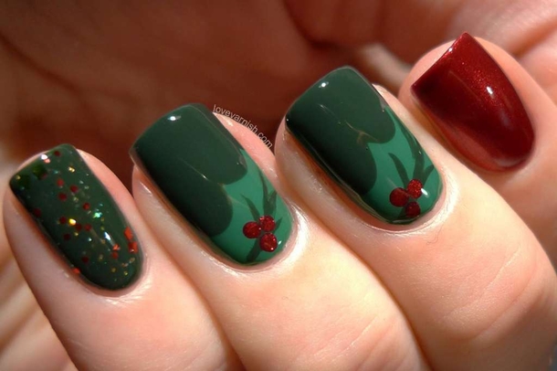 10 Christmas Nail Ideas To Get You In The Holiday Spirit - picture 5