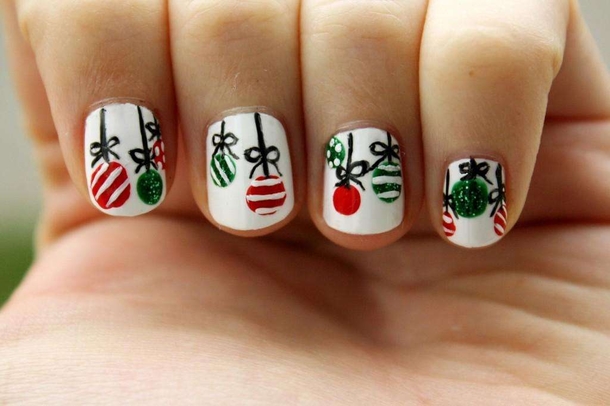 10 Christmas Nail Ideas To Get You In The Holiday Spirit - picture 9