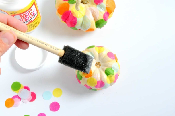 10 Crafty & Fun Fall Crafts For Kids To Make - picture 5
