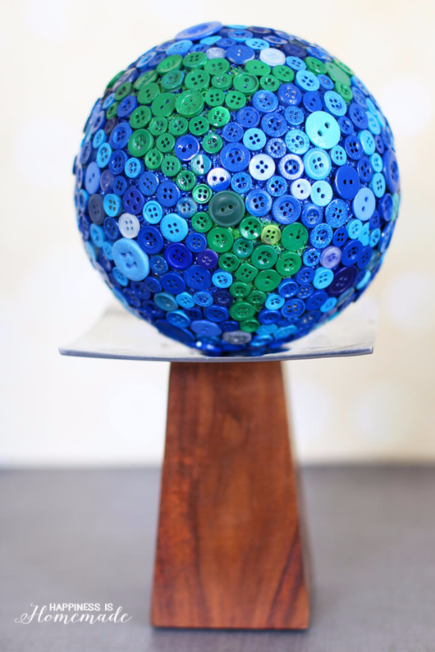 10 Creative DIY Crafts Using Buttons - picture 5