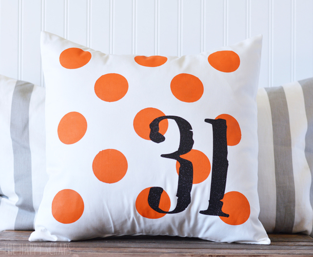 10 Creative DIY Halloween Pillow Ideas - picture 7