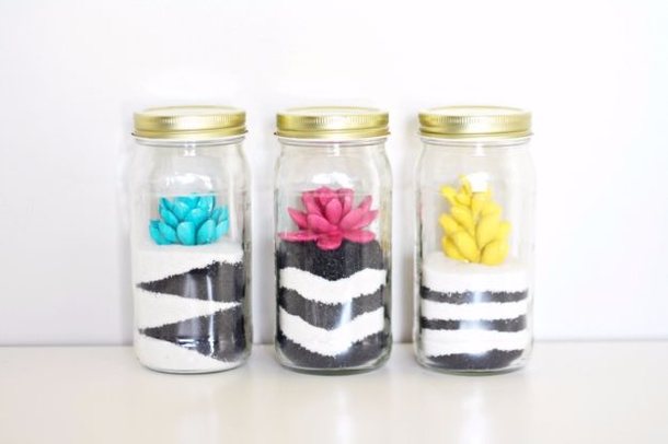 10 Creative Mason Jar Crafts For This Fall - picture 11