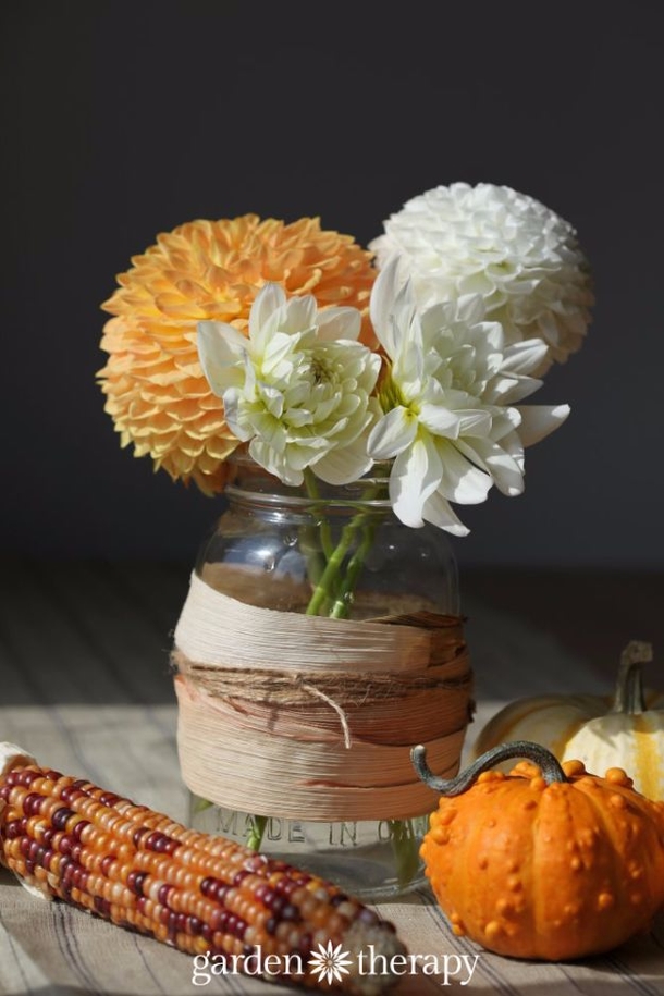 10 Creative Mason Jar Crafts For This Fall - picture 4
