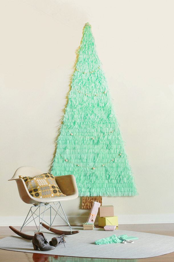 10 Creative Wall Christmas Trees - picture 4
