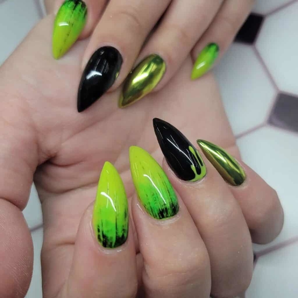 10 Cute But Spooky Halloween Nail Designs For 2023 - picture 12