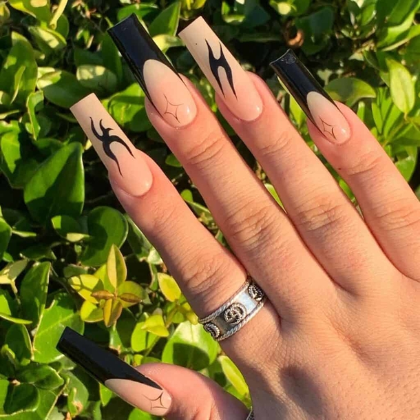 10 Cute But Spooky Halloween Nail Designs For 2023 - picture 4