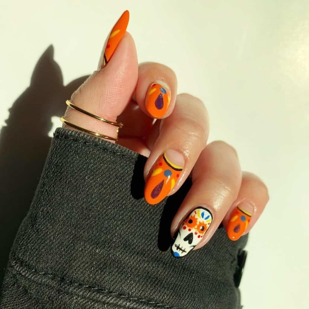 10 Cute But Spooky Halloween Nail Designs For 2023 - picture 9