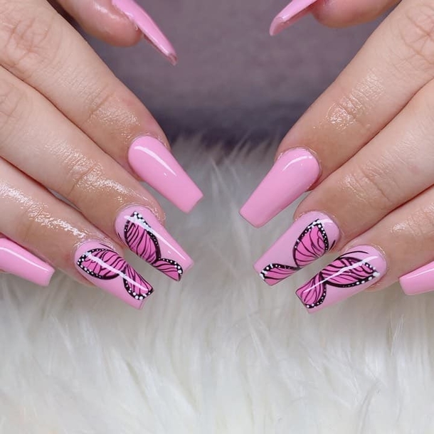 10 Cute Butterfly Nail Designs For 2023 That Will Warm Your Heart - picture 9