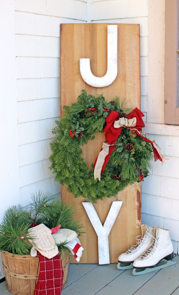 10 Decorative Christmas Ideas for the Front Lawn - picture 11