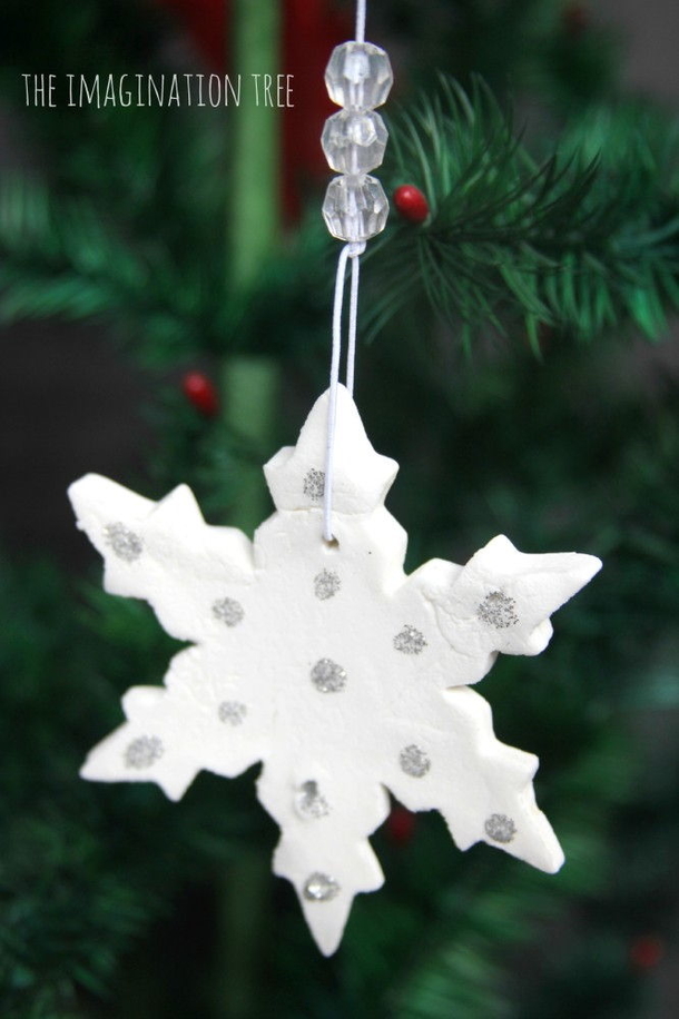 10 DIY Snowflake Crafts That Scream Winter - picture 8