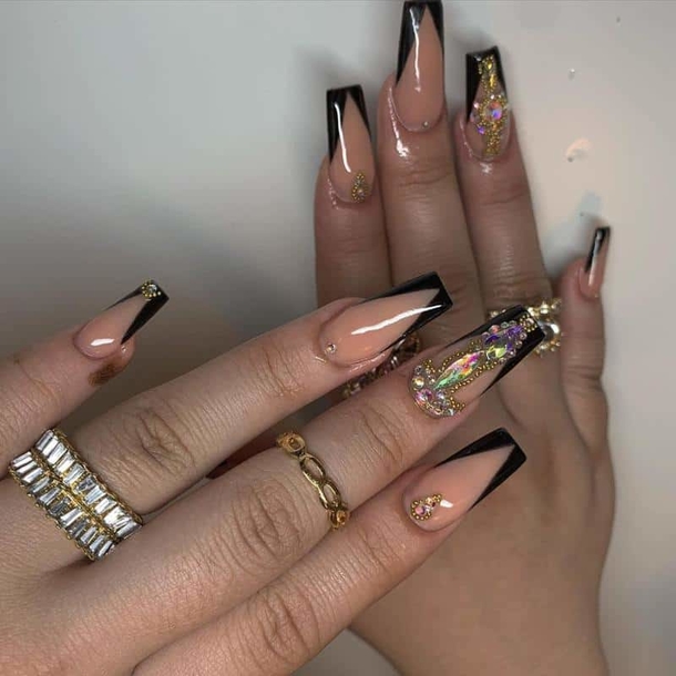 10 Elegant French Tip Nail Designs In 2023 For A Perfect Nail Look - picture 10