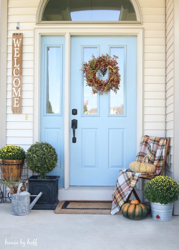 10 Eye-Catching Fall Porch Ideas To You Ready For The Autumn Season - picture 9