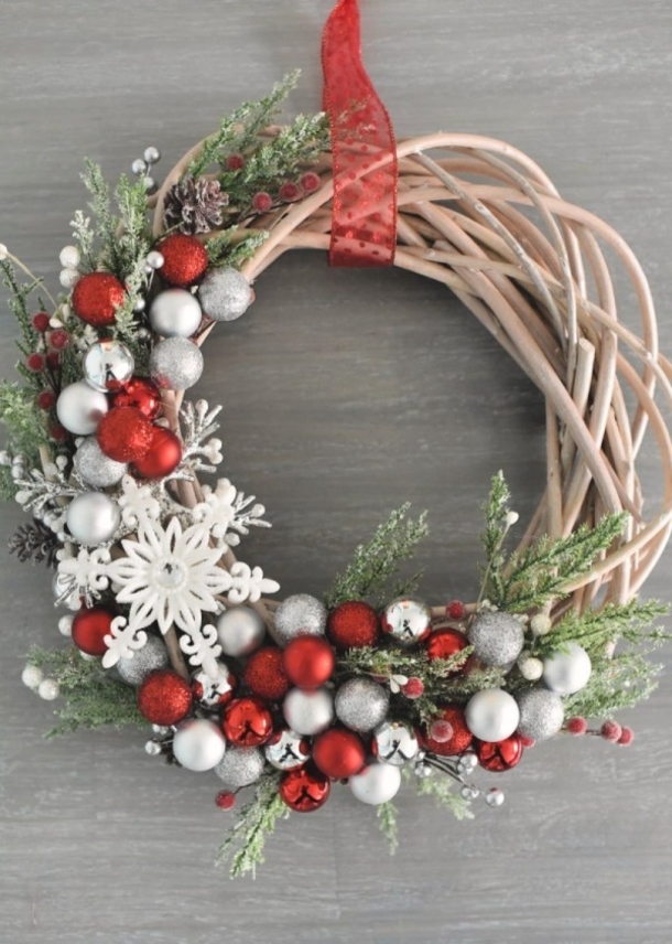10 Farmhouse Christmas Wreath Ideas - picture 4