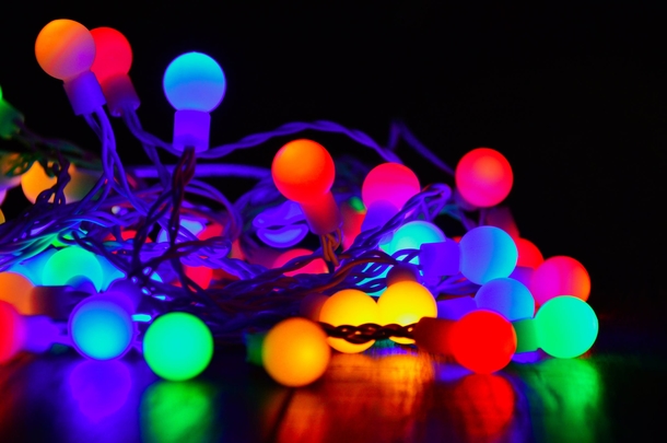 10 Festive Christmas Lights For The Holidays - picture 3