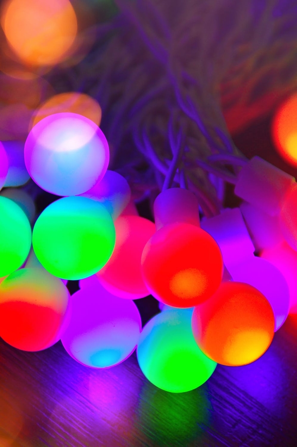 10 Festive Christmas Lights For The Holidays - picture 7