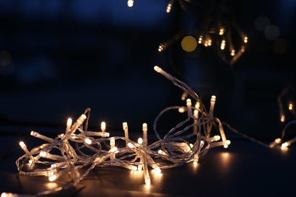 10 Festive Christmas Lights For The Holidays - picture 9
