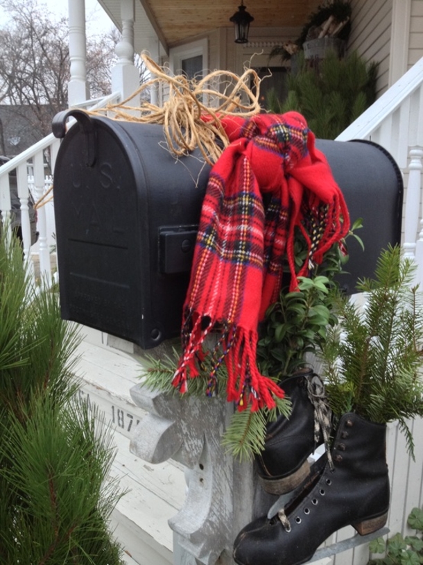 10 Front Lawn DIY Christmas Decoration Ideas For 2023 - picture 11