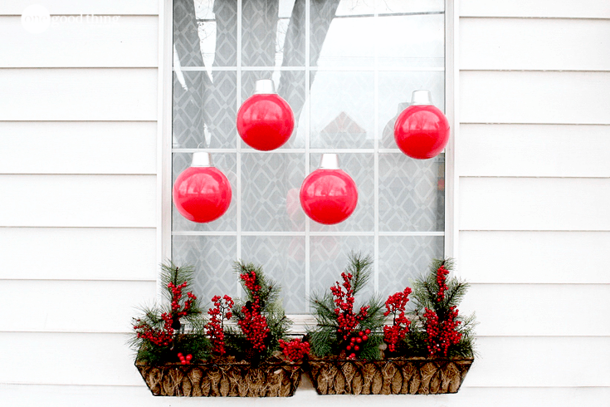 10 Front Lawn DIY Christmas Decoration Ideas For 2023 - picture 3