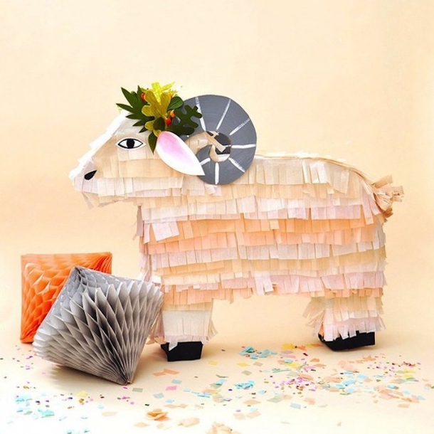 10 Fun Spring Party DIY Piñatas For Decoration - picture 9