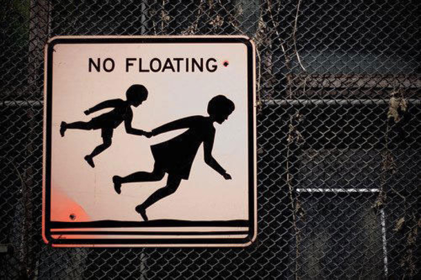 10 Funny Signs That Make No Sense At All - picture 8