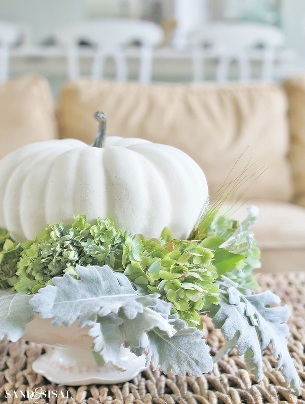 10+ Gorgeous Fall Decor Centerpieces In 2023 That Your Guests Will Love - picture 6