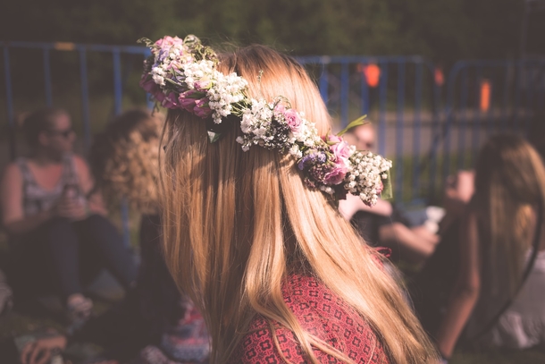10 Gorgeous Flower Crown Looks To Try - picture 3