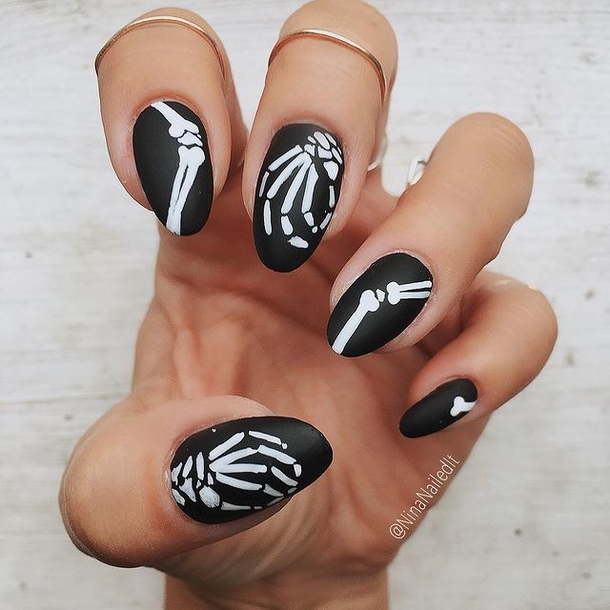 10 Halloween Nail Designs & Ideas To Get You In The Spooky Spirit - picture 7