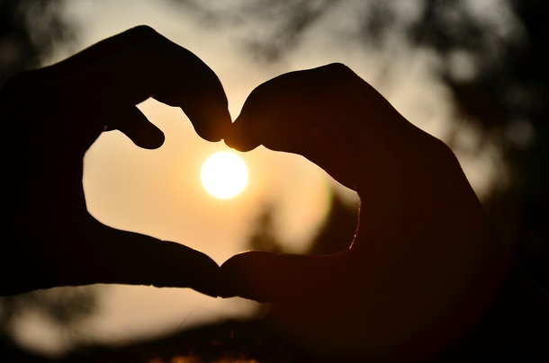 10 Heartwarming Images That Reflect The Feeling Of Love - picture 9