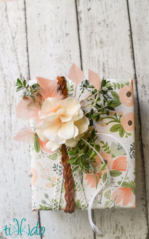 10 Holiday DIY Gift Wrapping Craft Ideas - picture 2