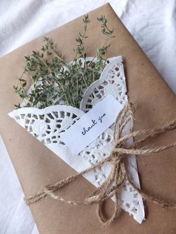 10 Holiday DIY Gift Wrapping Craft Ideas - picture 7