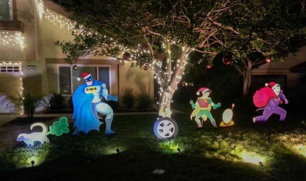 10 Houses That Were Decorated By Crazy Christmas Lovers - picture 10