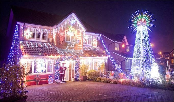 10 Houses That Were Decorated By Crazy Christmas Lovers - picture 7
