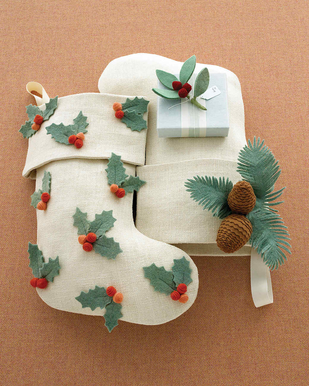10 Impressive DIY Christmas Stocking Decorating Ideas For 2023 - picture 10