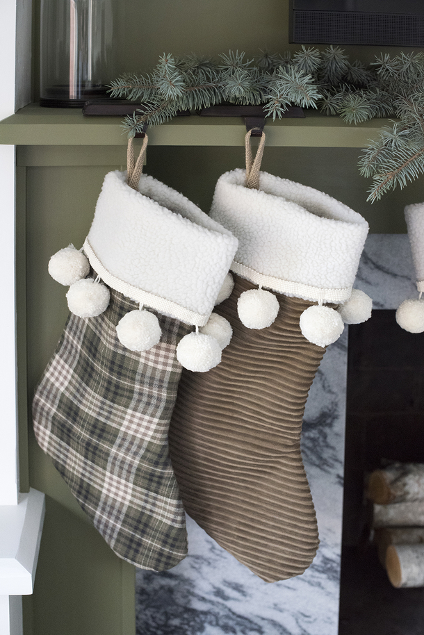 10 Impressive DIY Christmas Stocking Decorating Ideas For 2023 - picture 11