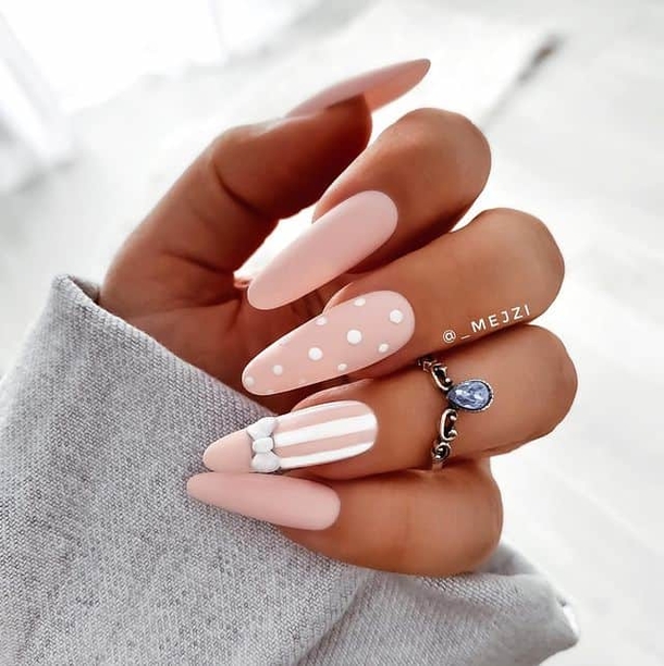 10 Incredible Matte Nails That Will Look Beautiful On You - picture 5