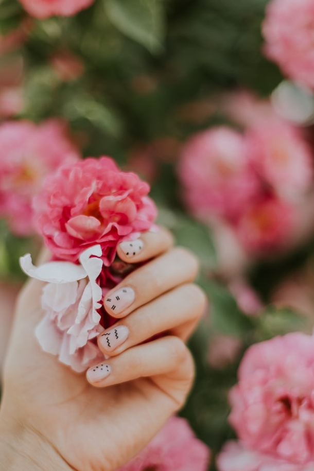 10 Inspiring Manicure Nail Ideas For Women - picture 8