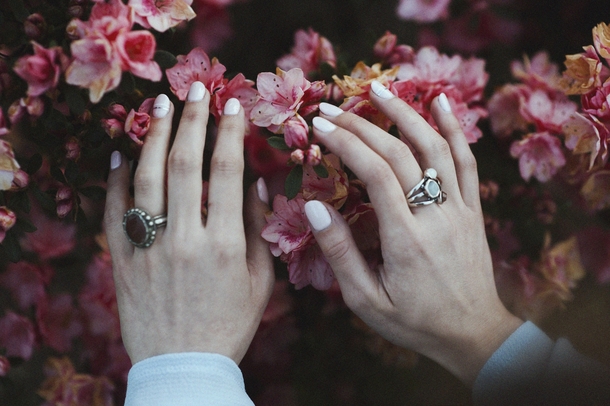 10 Inspiring Manicure Nail Ideas For Women - picture 9