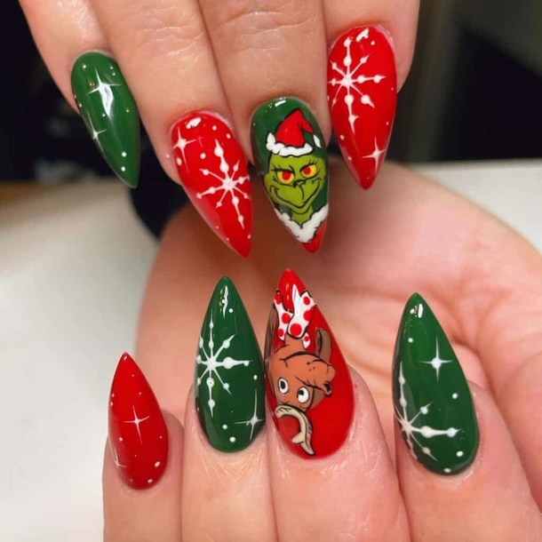 10 Instagram / Threads App Worthy Christmas Nails For 2023 - picture 11