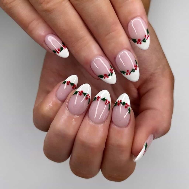 10 Instagram / Threads App Worthy Christmas Nails For 2023 - picture 7