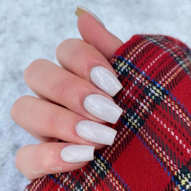 10 Instagram / Threads App Worthy Christmas Nails For 2023 - picture 8