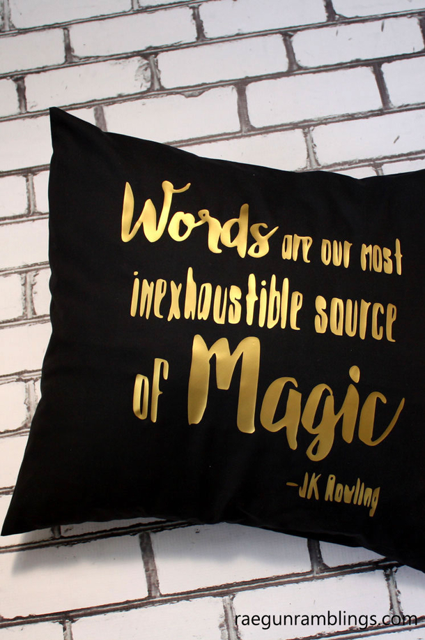 10 Lovely DIY Pillowcases You Must Have In Your Bedroom - picture 4