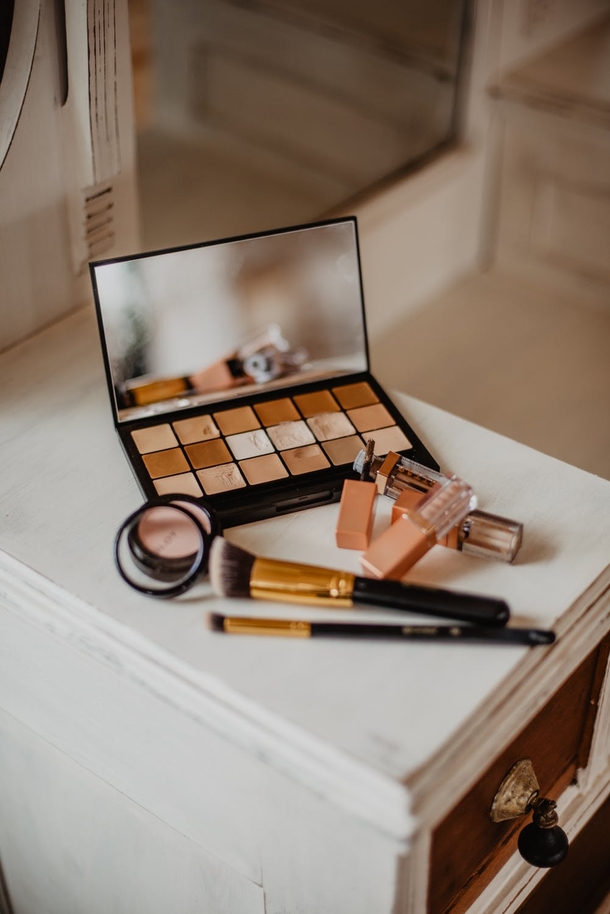 10 Makeup Accessories For Women - picture 4
